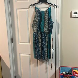 Cute dress with belt!